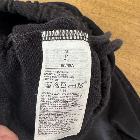 ✨2 for $35 ALL SHORTS!✨ Old Navy SoComfy Sweat Shorts -- 5-in inseam size Small - Picture 6 of 6